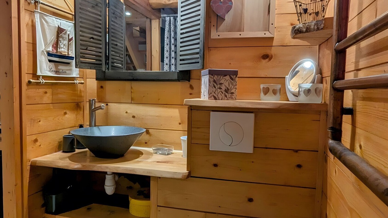 Photo of Bathroom in Saint-Pierre-d'Entremont