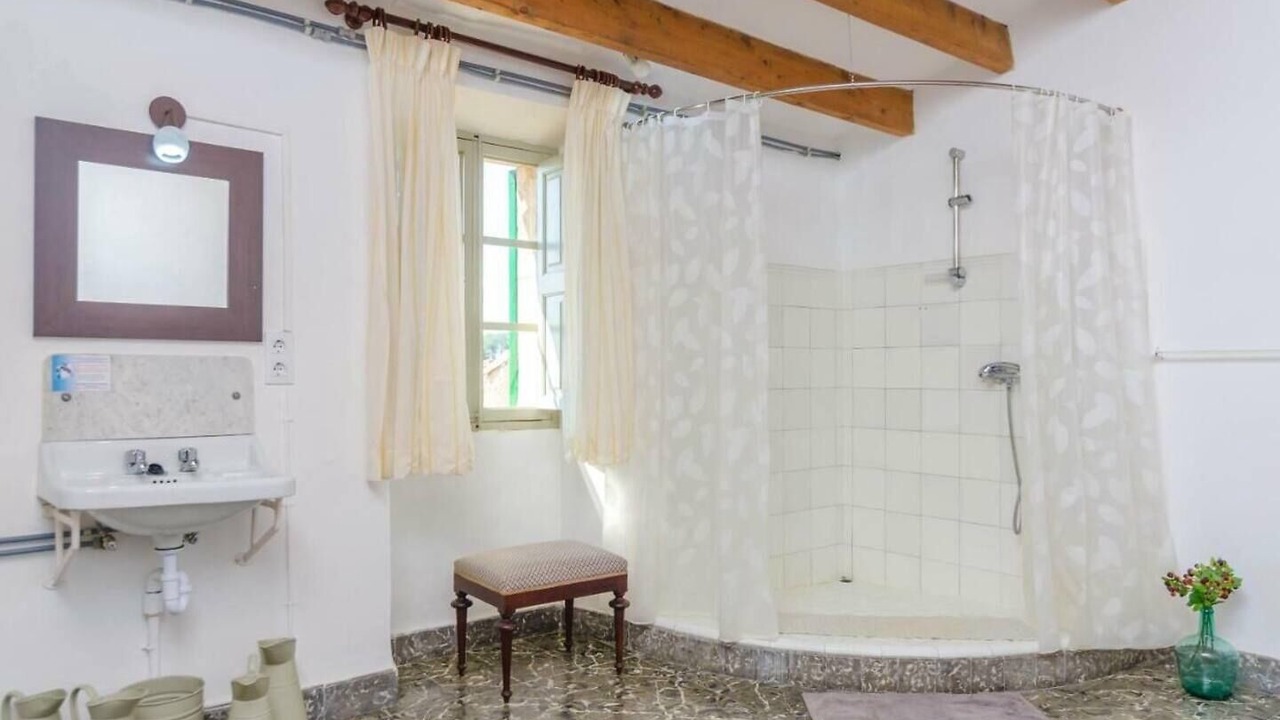 Photo of Bathroom in Montuiri