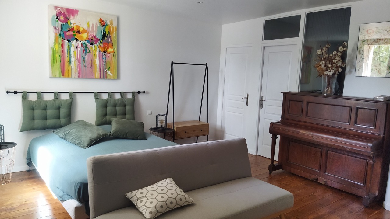 Photo of Bedroom in Le Somail
