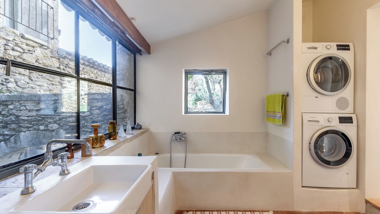 Photo of Bathroom in Oppede
