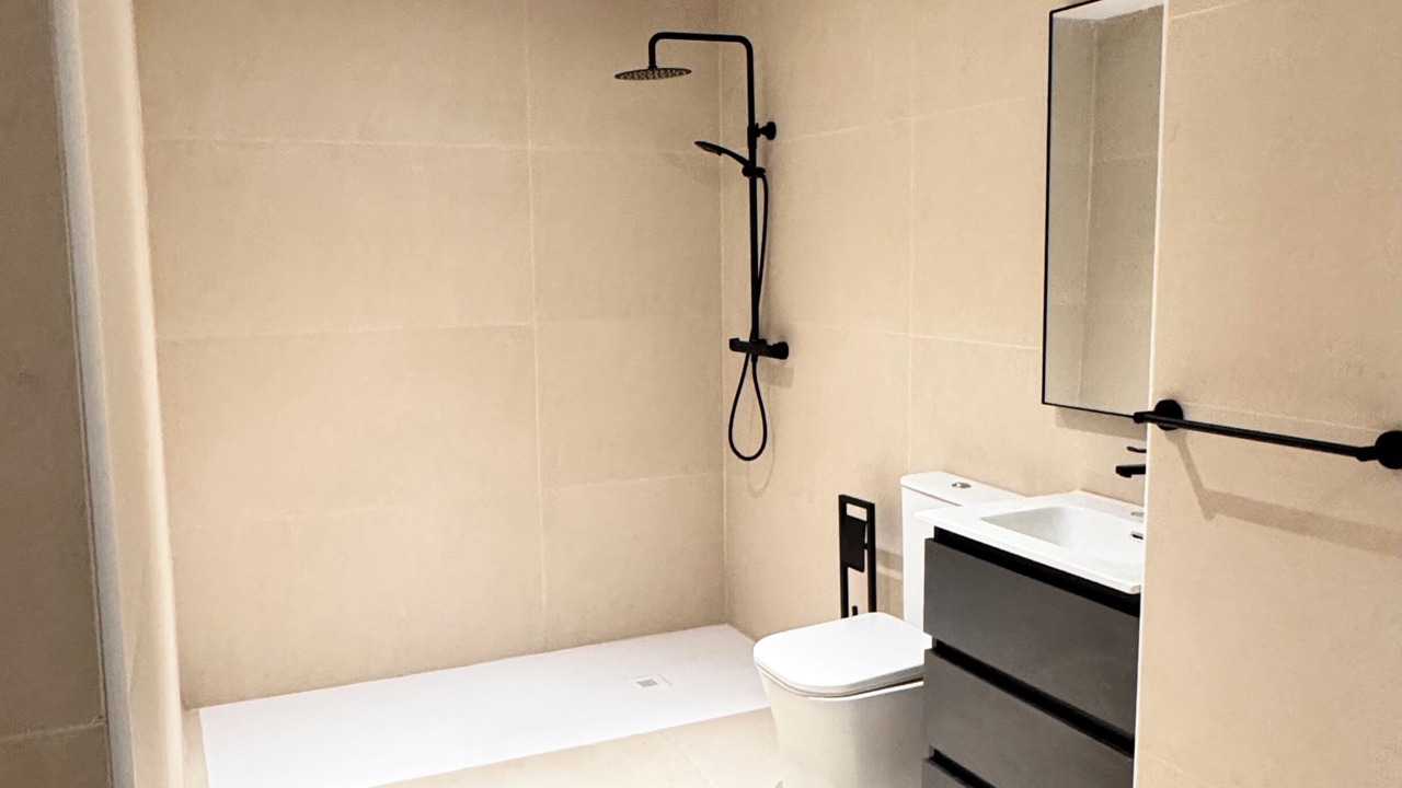 Photo of Bathroom in Benicalap