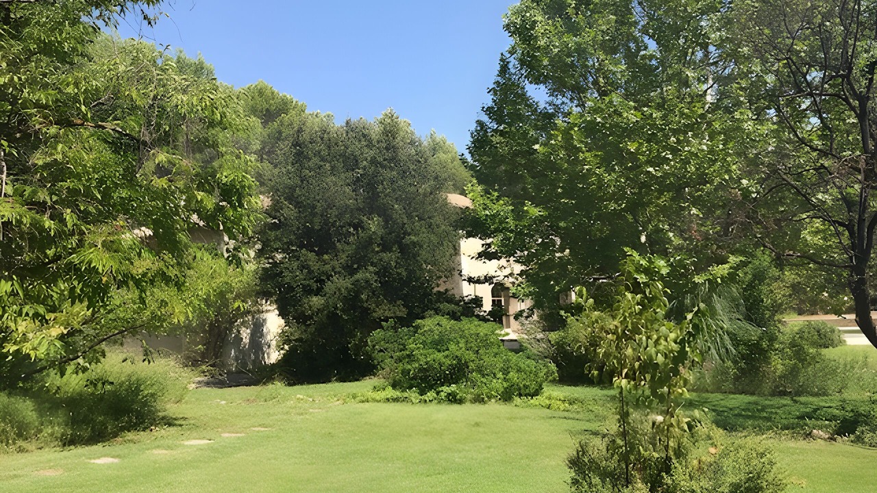 Photo of Outdoor in Lambesc