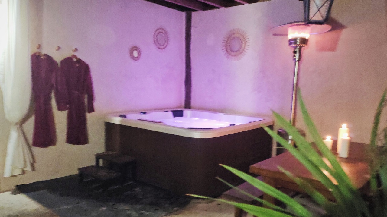 Photo of Bathroom in Le Lardin-Saint-Lazare