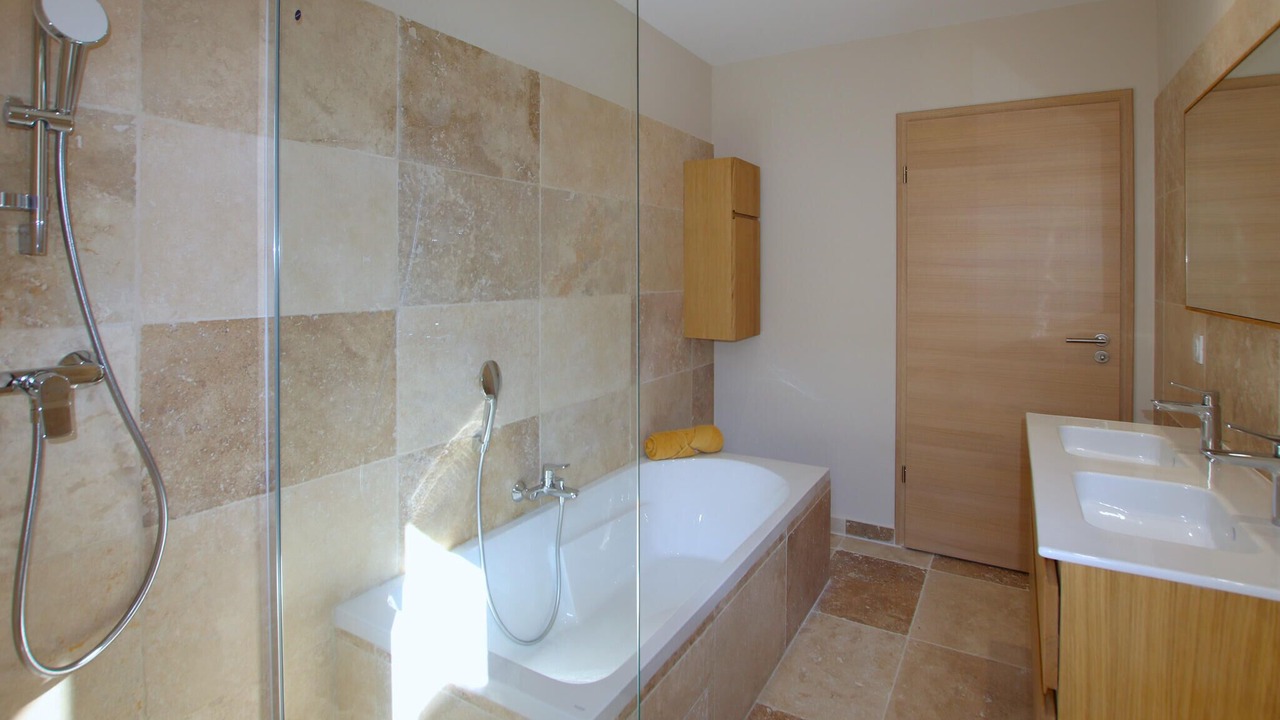 Photo of Bathroom in Suze-la-Rousse