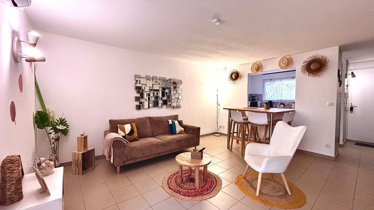 Photo of Livingroom in Costieres