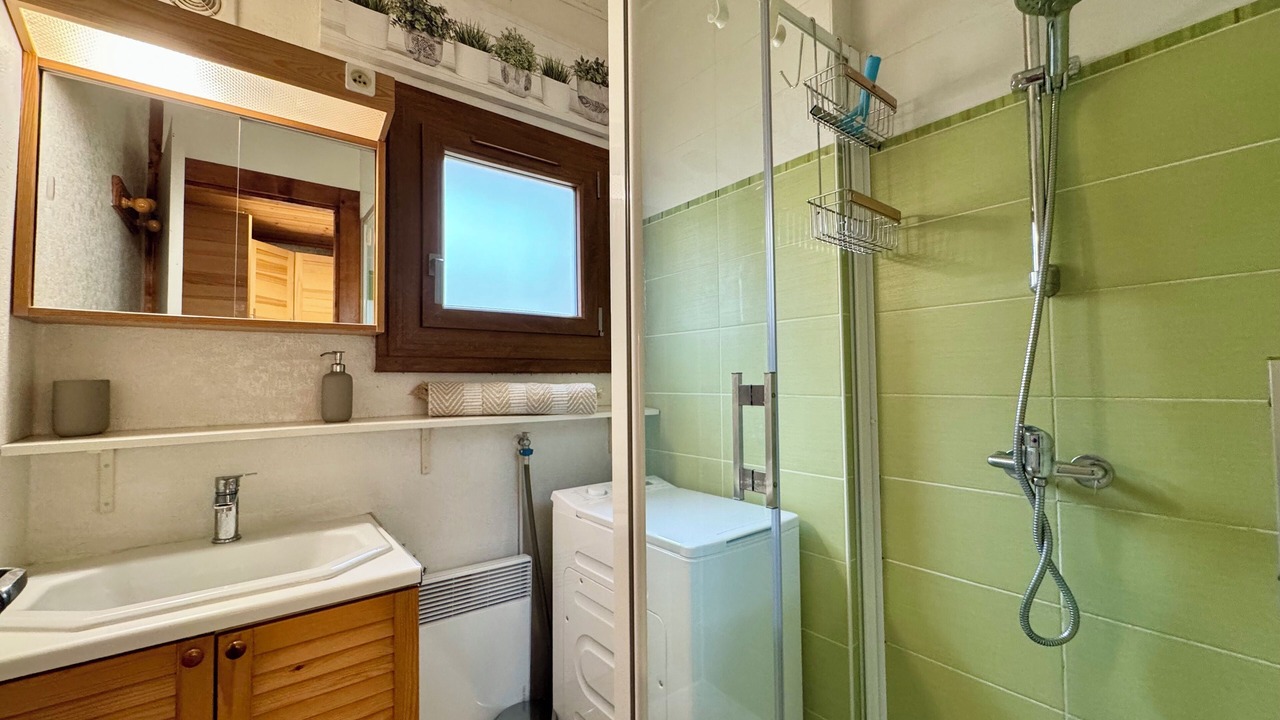 Photo of Bathroom in Premanon