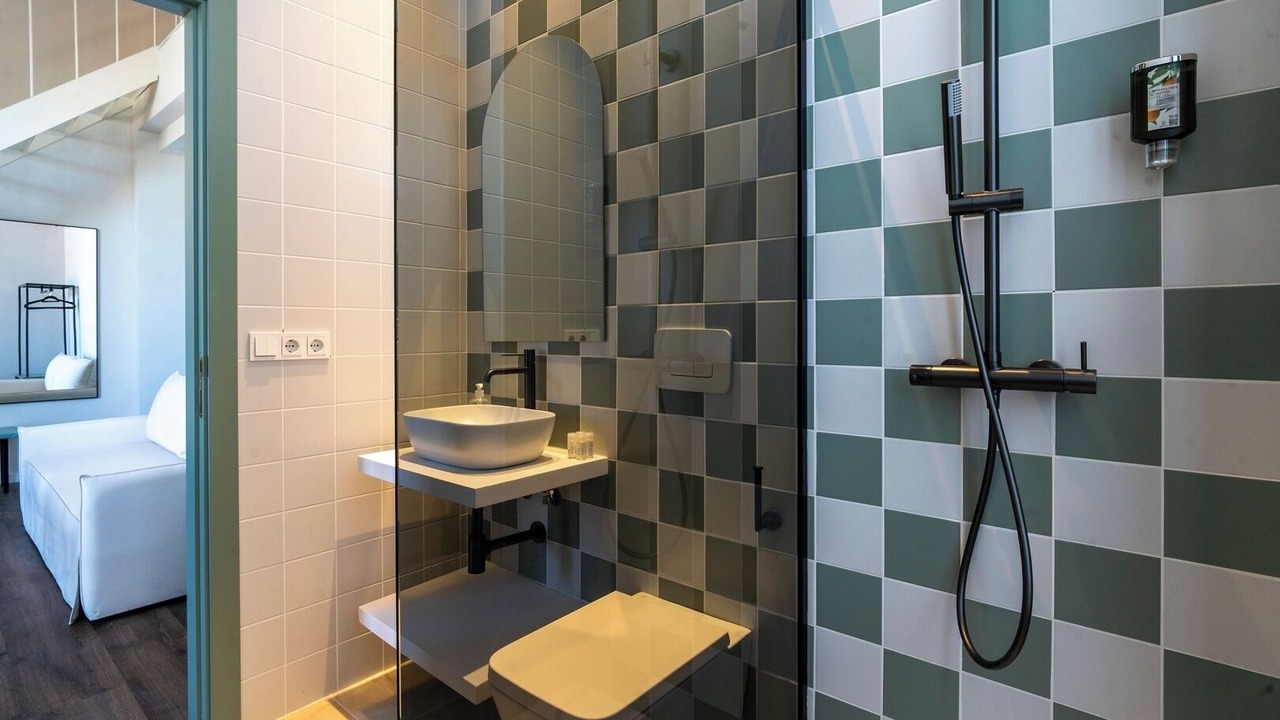 Photo of Bathroom in El Cabanyal