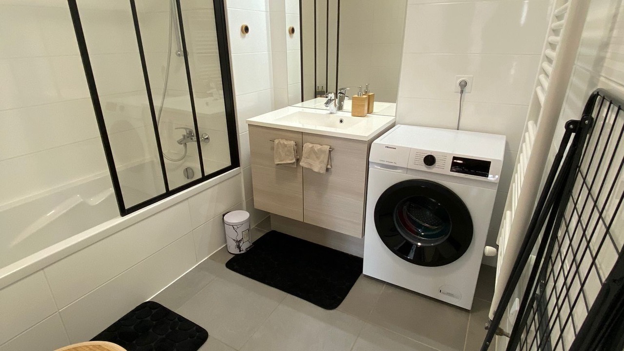 Photo of Bathroom in Saint-Genis-Pouilly