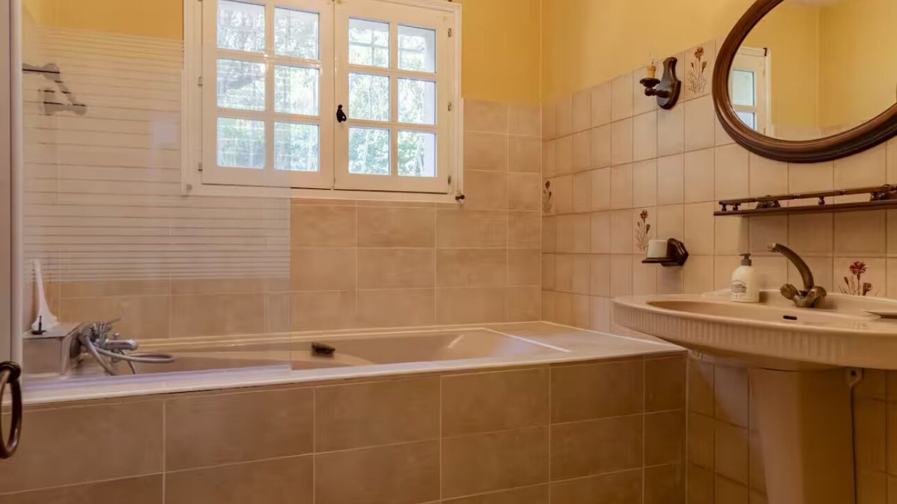 Photo of Bathroom in Quartier des Espesses