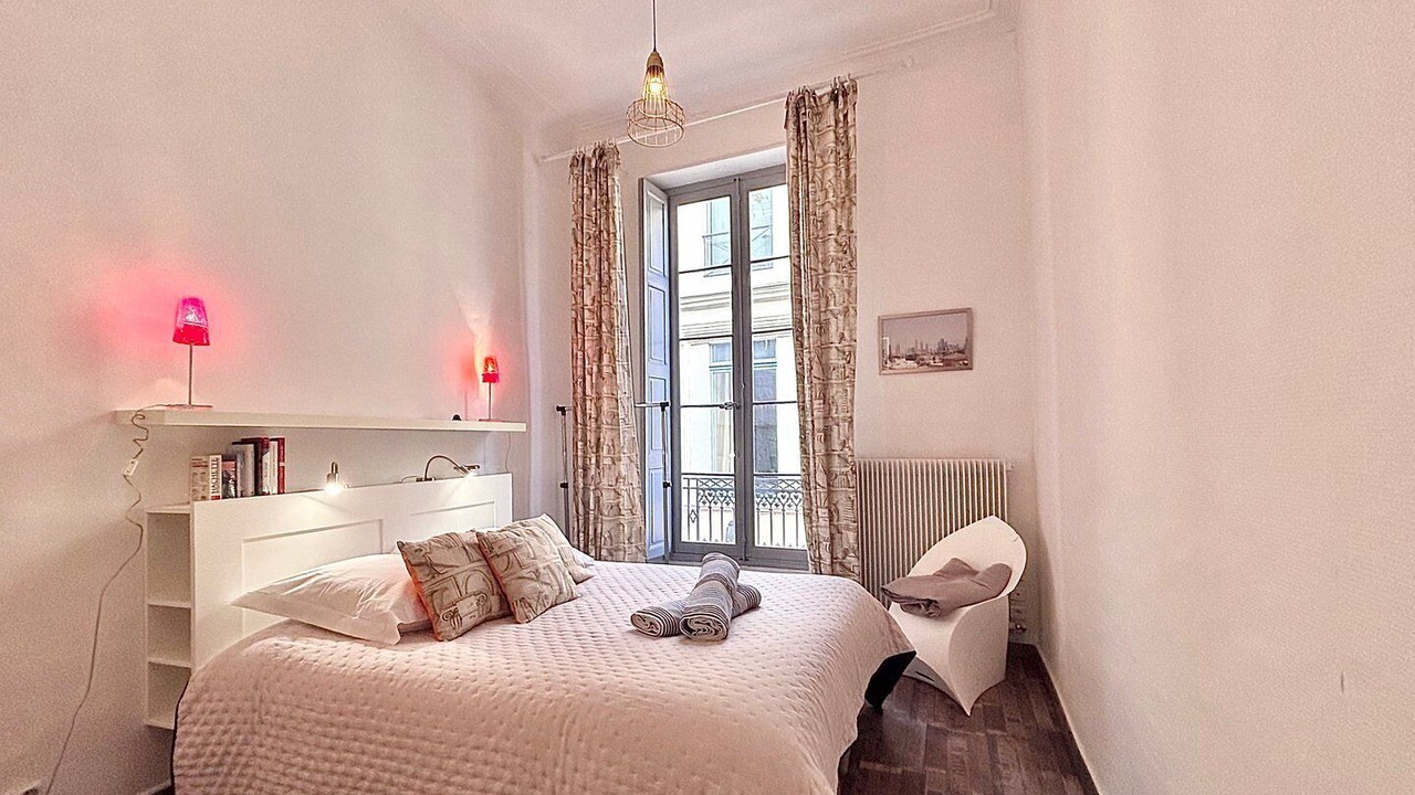 Photo of Bedroom in Nimes City Centre