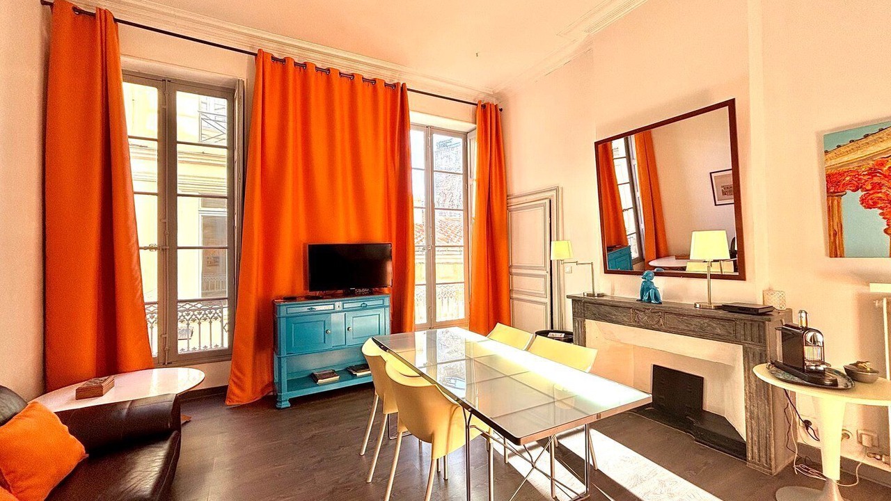 Photo of Livingroom in Nimes City Centre