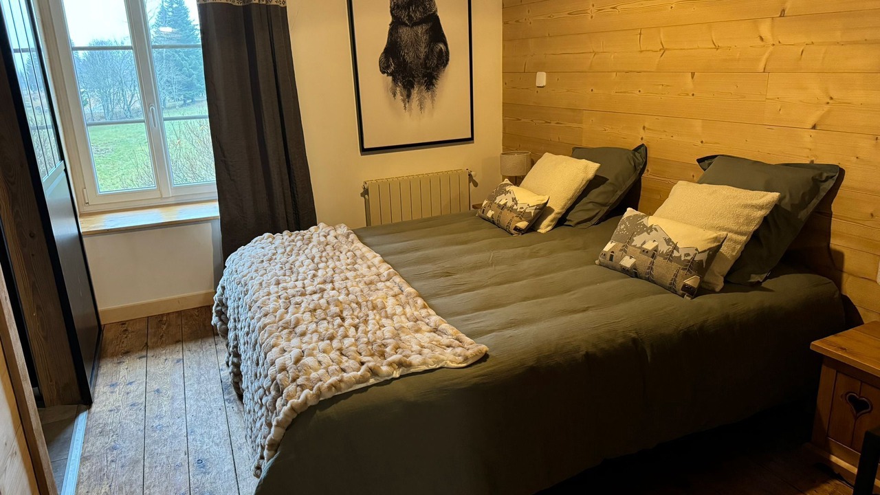 Photo of Bedroom in Premanon