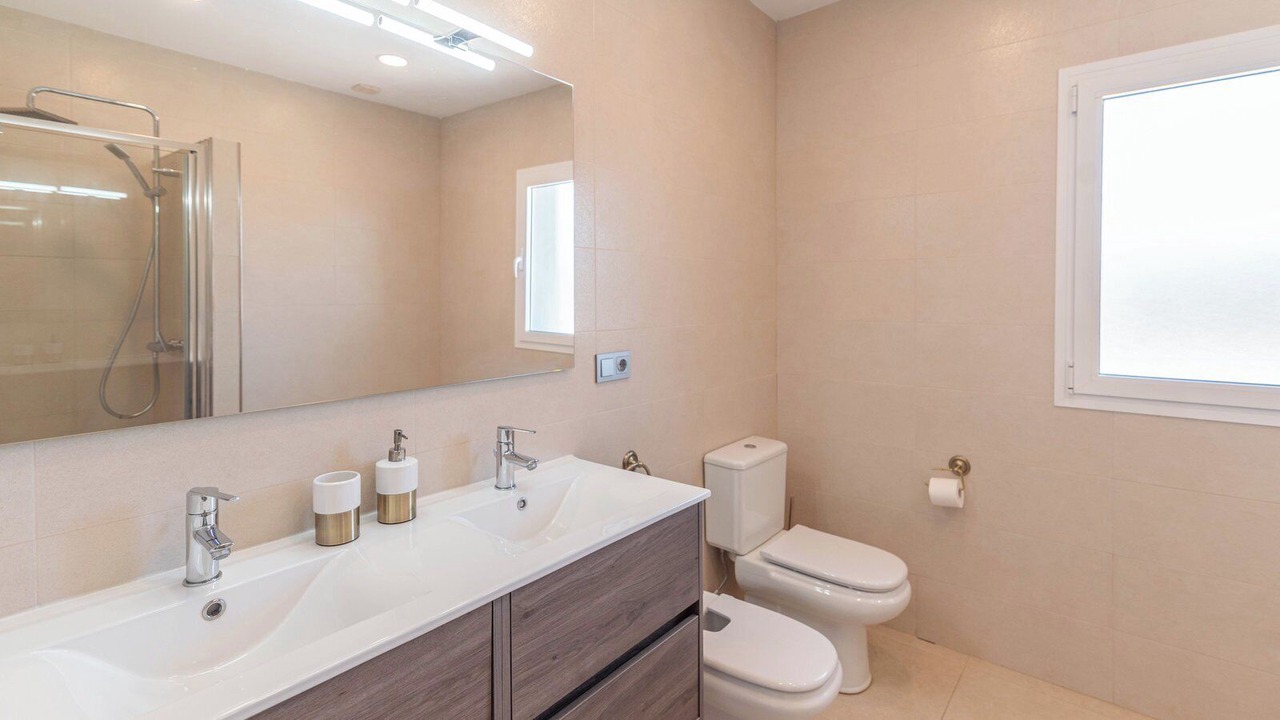 Photo of Bathroom in Coin