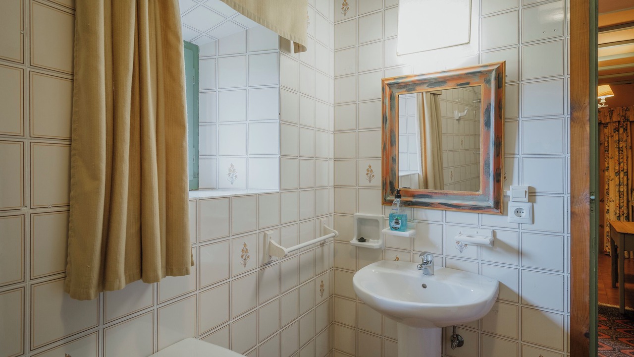 Photo of Bathroom in Moarves de Ojeda