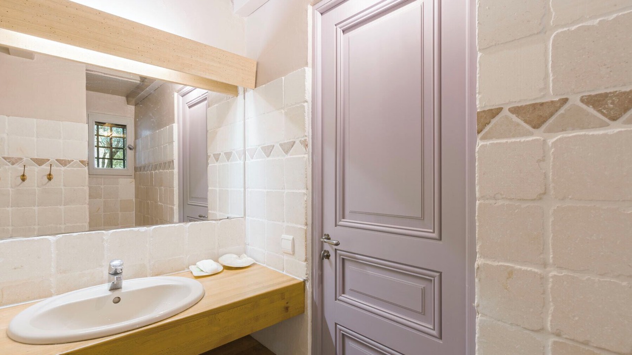 Photo of Bathroom in Arles