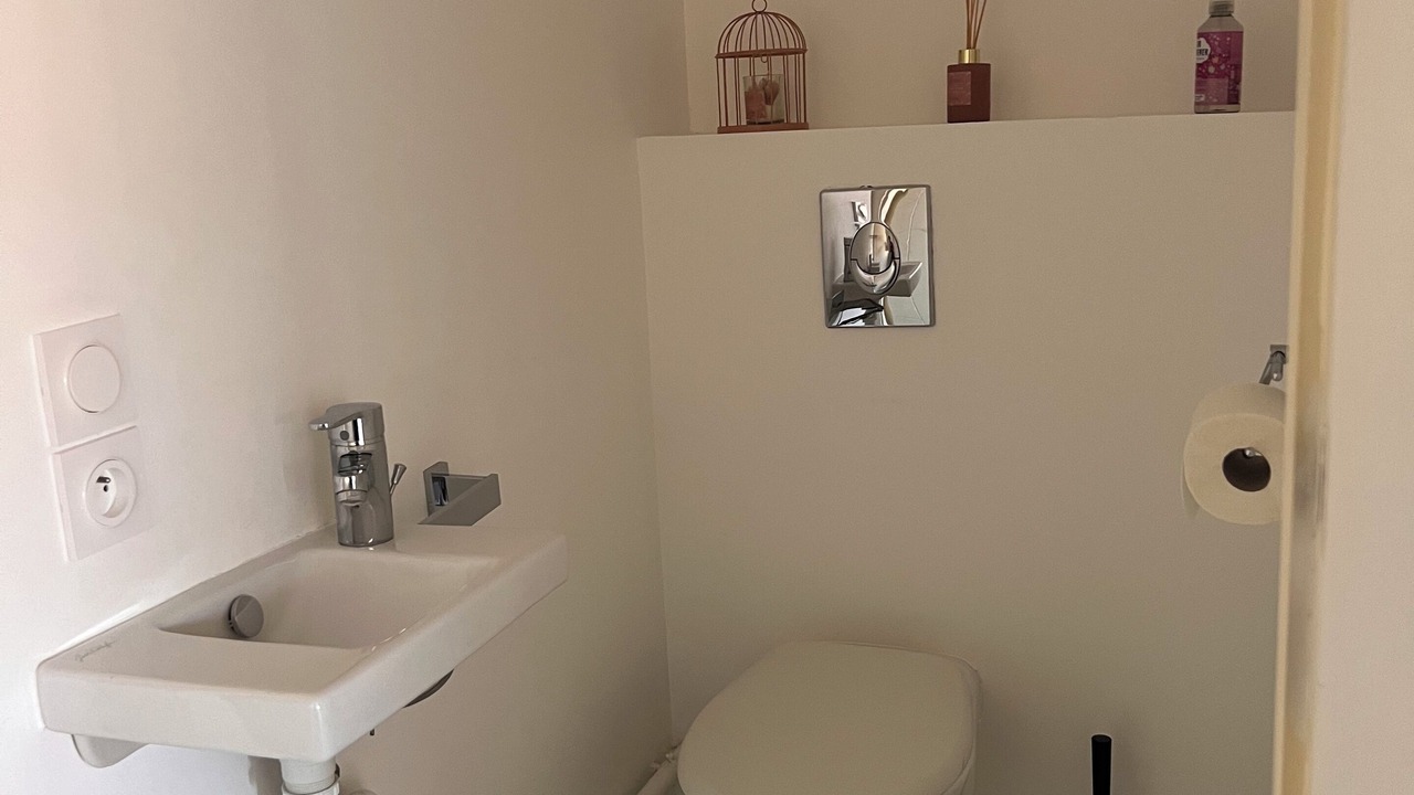 Photo of Bathroom in Gex