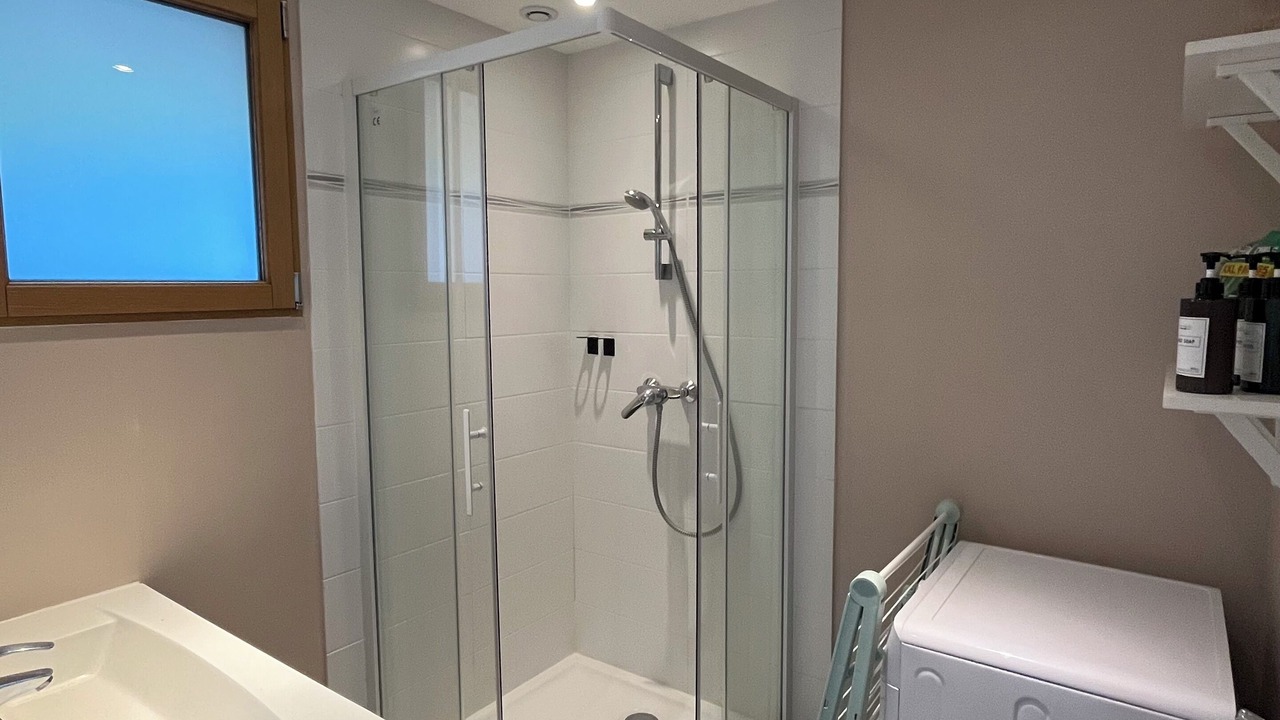 Photo of Bathroom in Lentilly