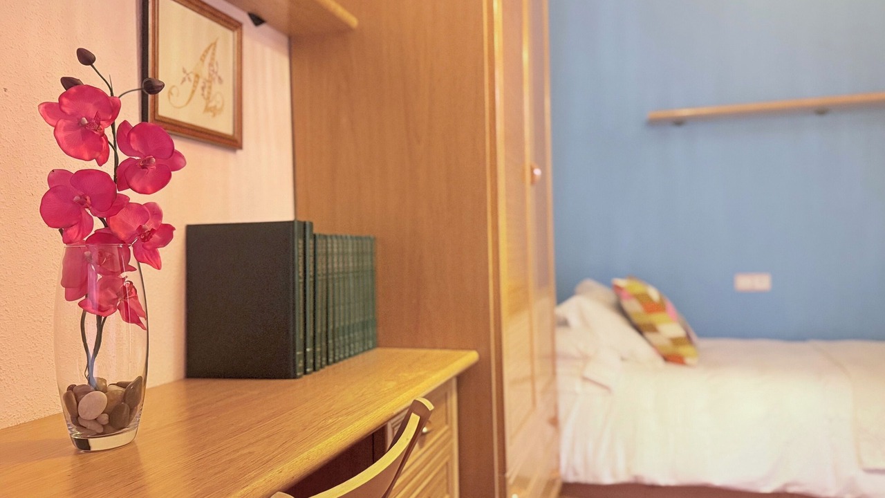Photo of Bedroom in Saron