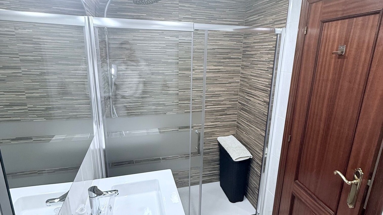Photo of Bathroom in Saron