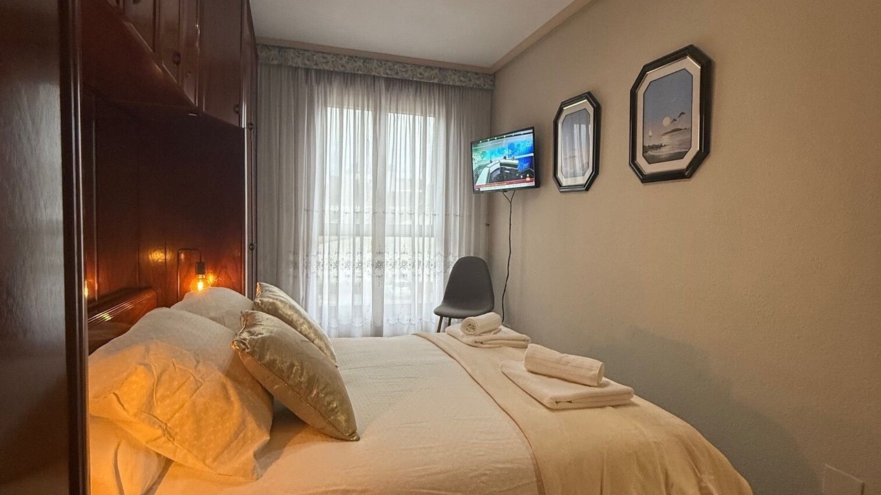 Photo of Bedroom in Saron