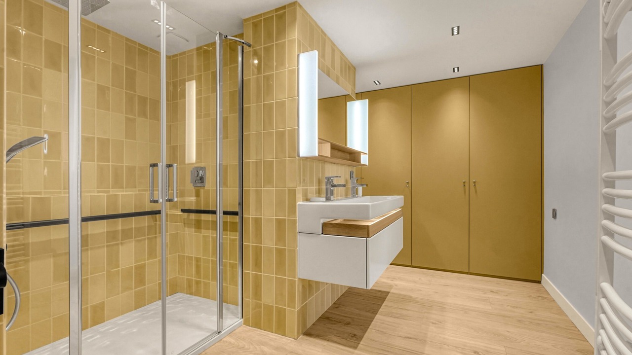 Photo of Bathroom in Victor Hugo District