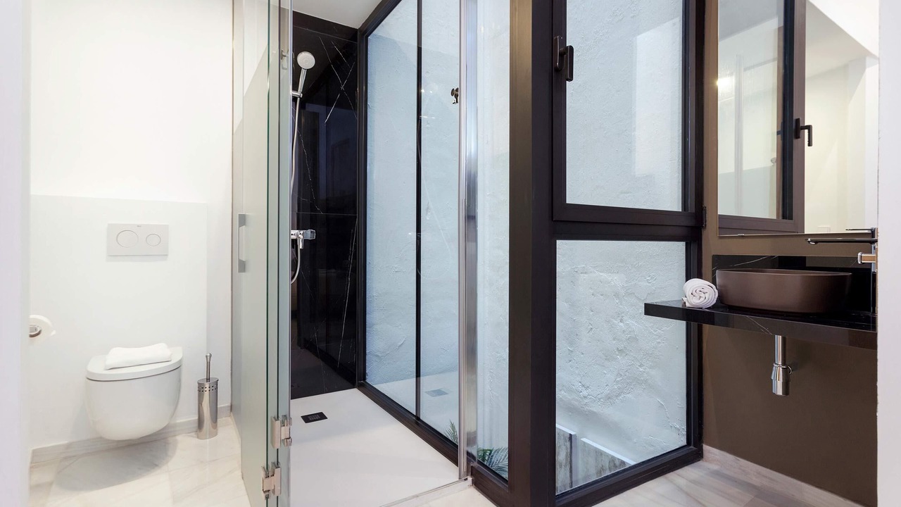 Photo of Bathroom in Feria