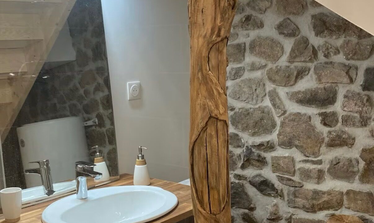 Photo of Bathroom in Satillieu