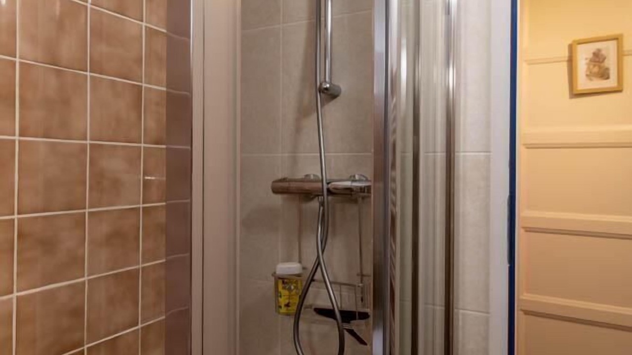 Photo of Bathroom in Vions