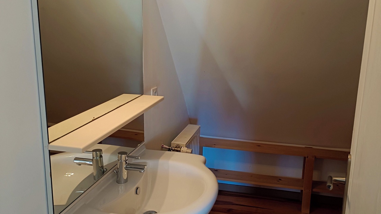 Photo of Bathroom in Campan