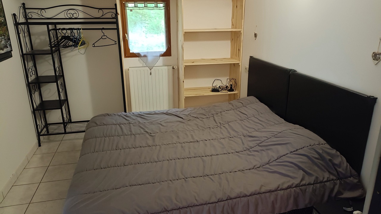 Photo of Bedroom in Campan