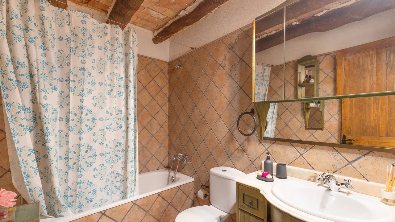 Photo of Bathroom in Pontons