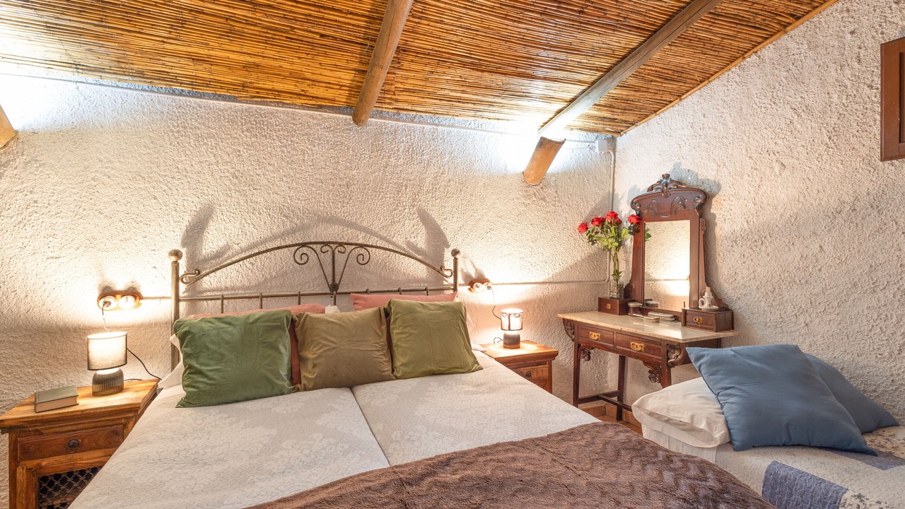 Photo of Bedroom in Pontons
