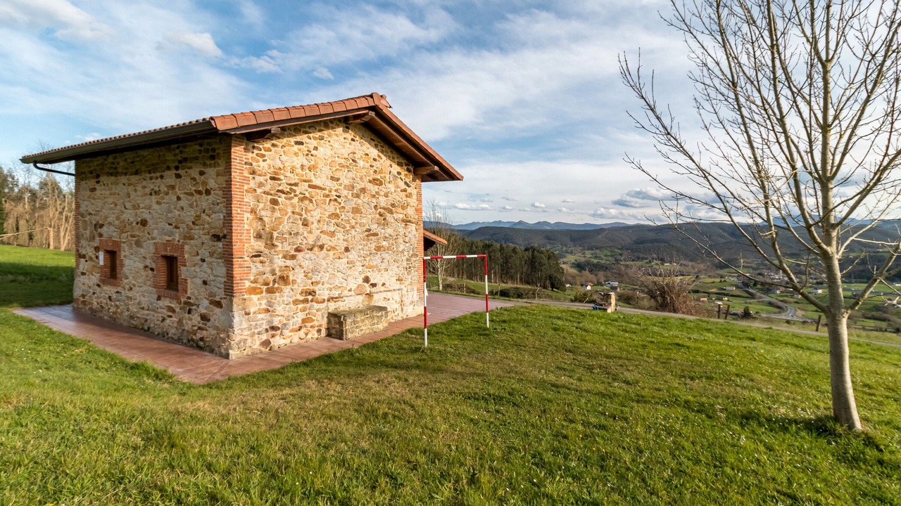 Photo of Outdoor in Barcena de Cicero
