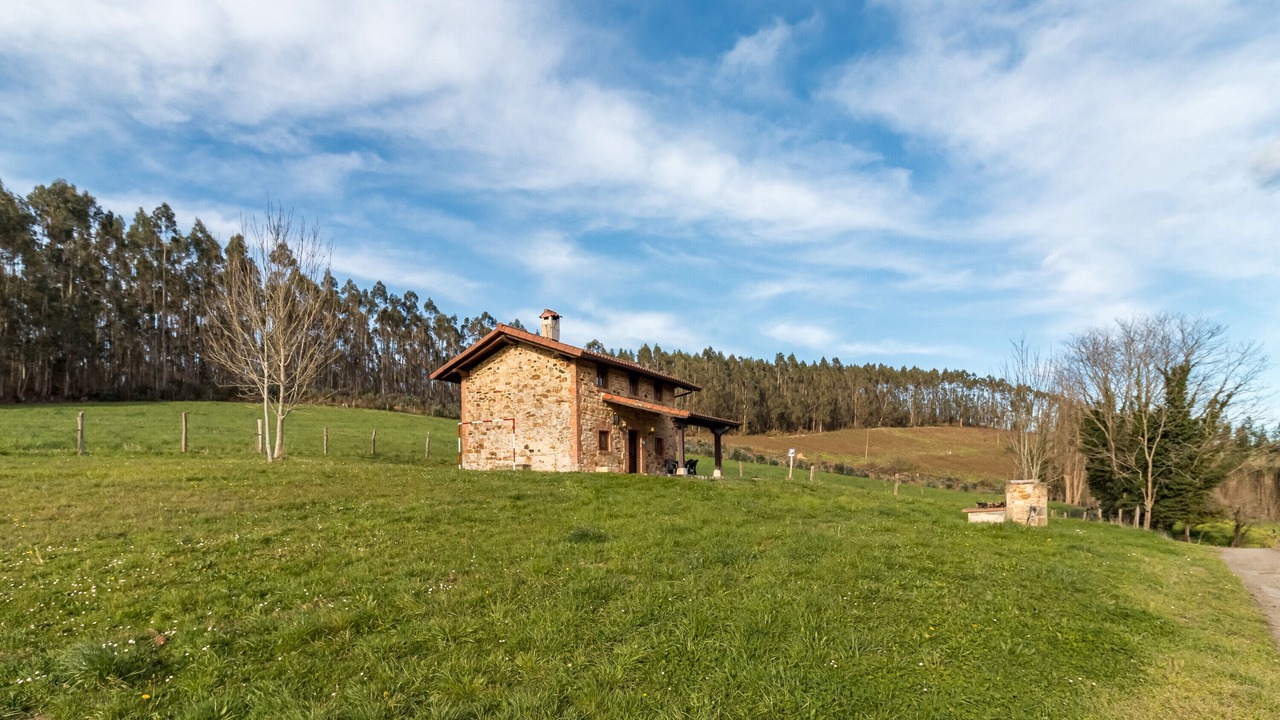 Photo of Outdoor in Barcena de Cicero