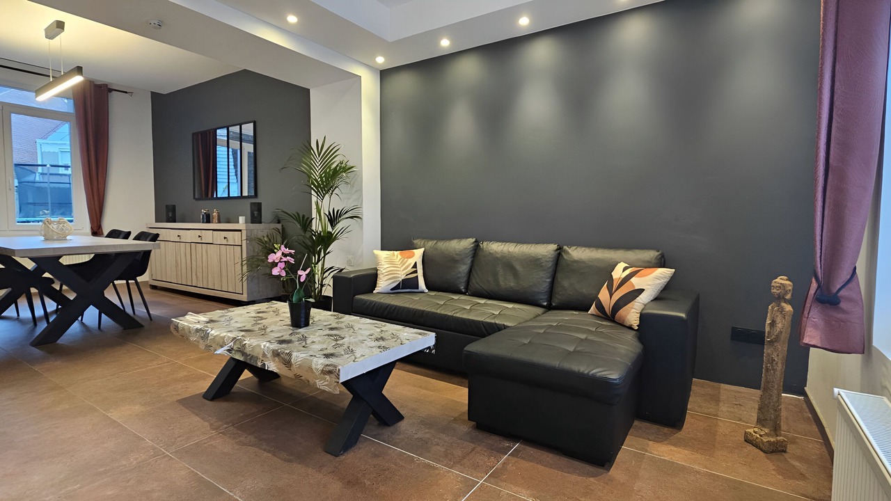 Photo of Livingroom in Lens