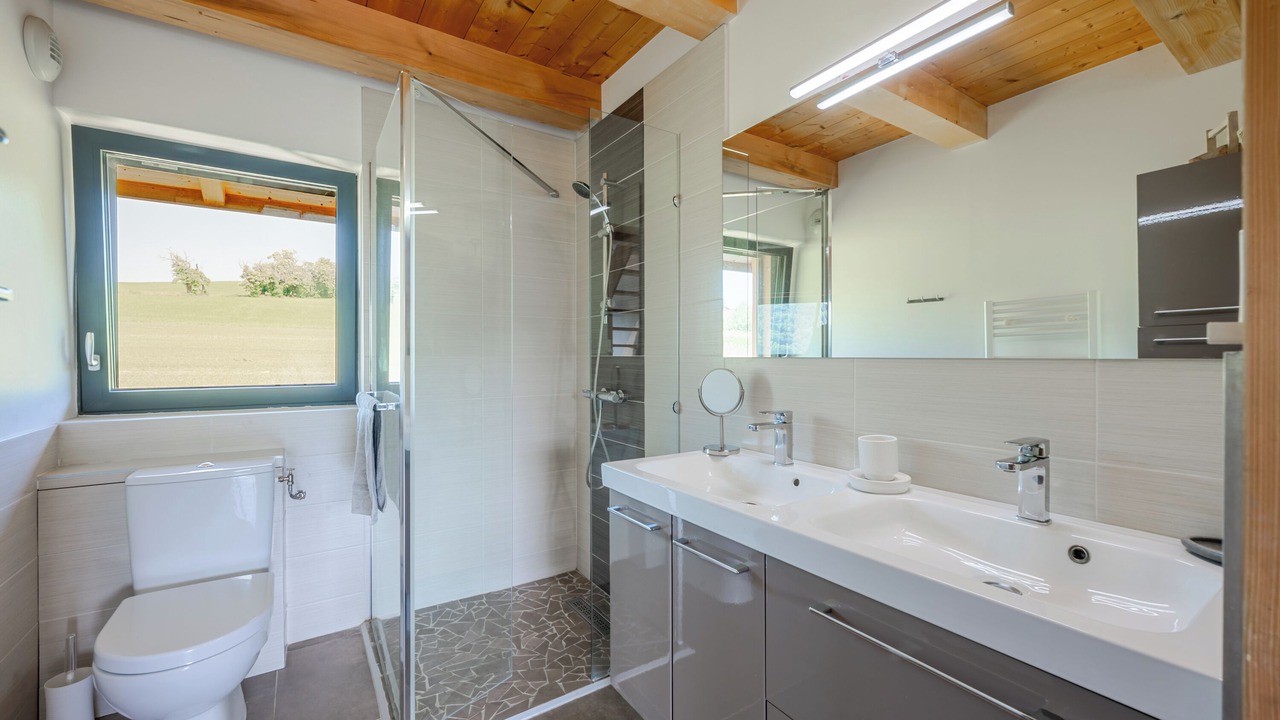 Photo of Bathroom in Nonglard