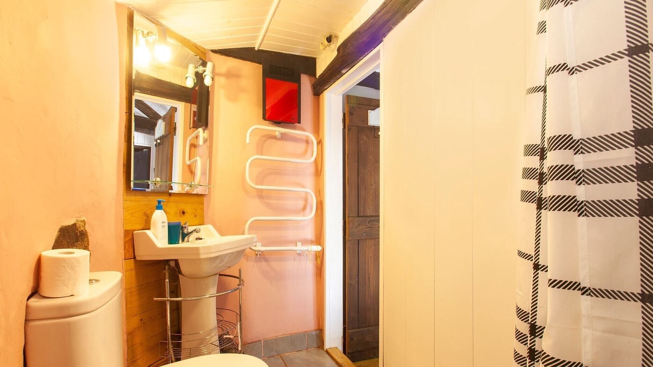 Photo of Bathroom in Panton