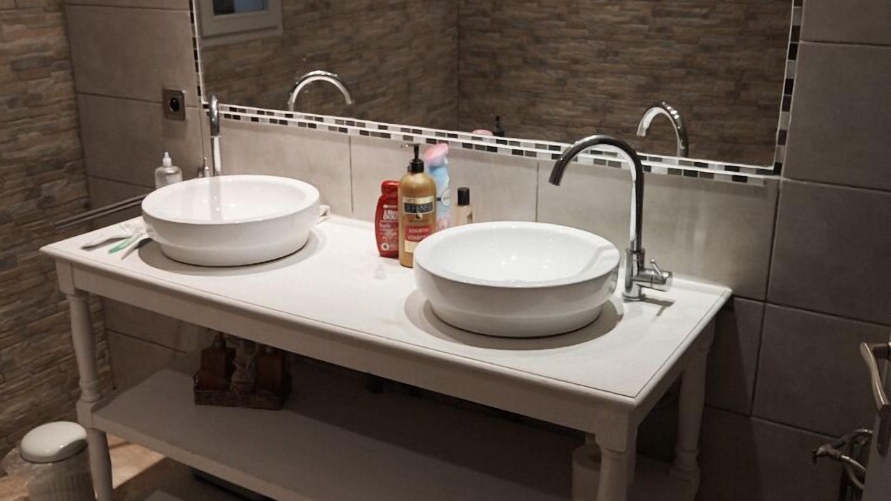 Photo of Bathroom in Maubec