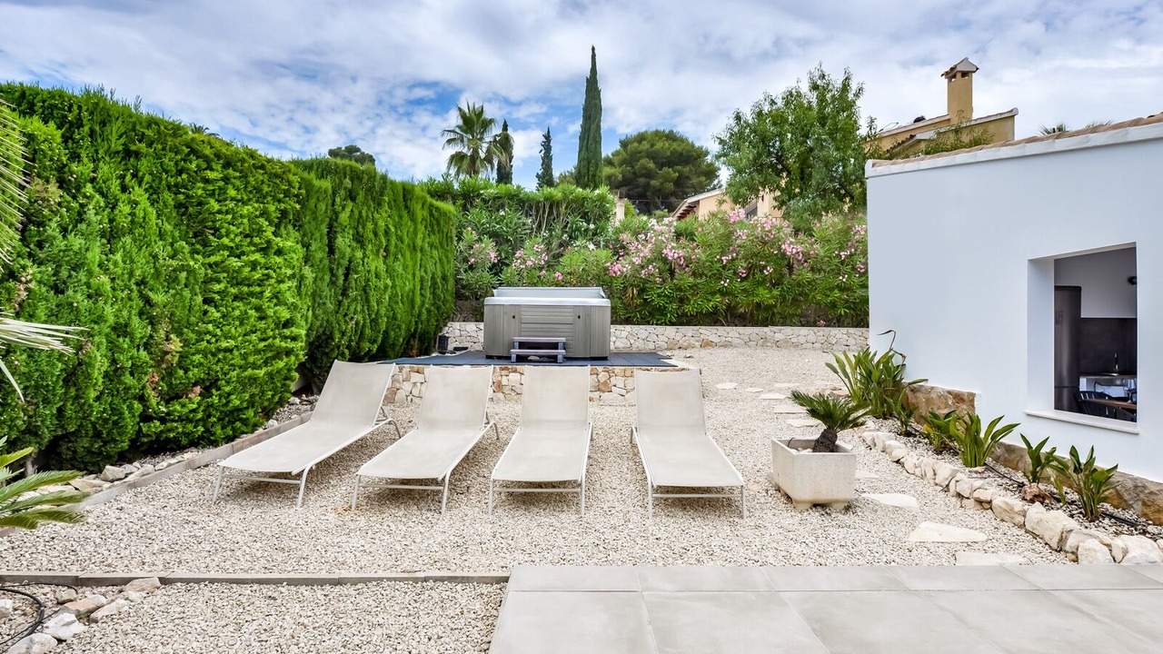 Photo of Outdoor in Arnella