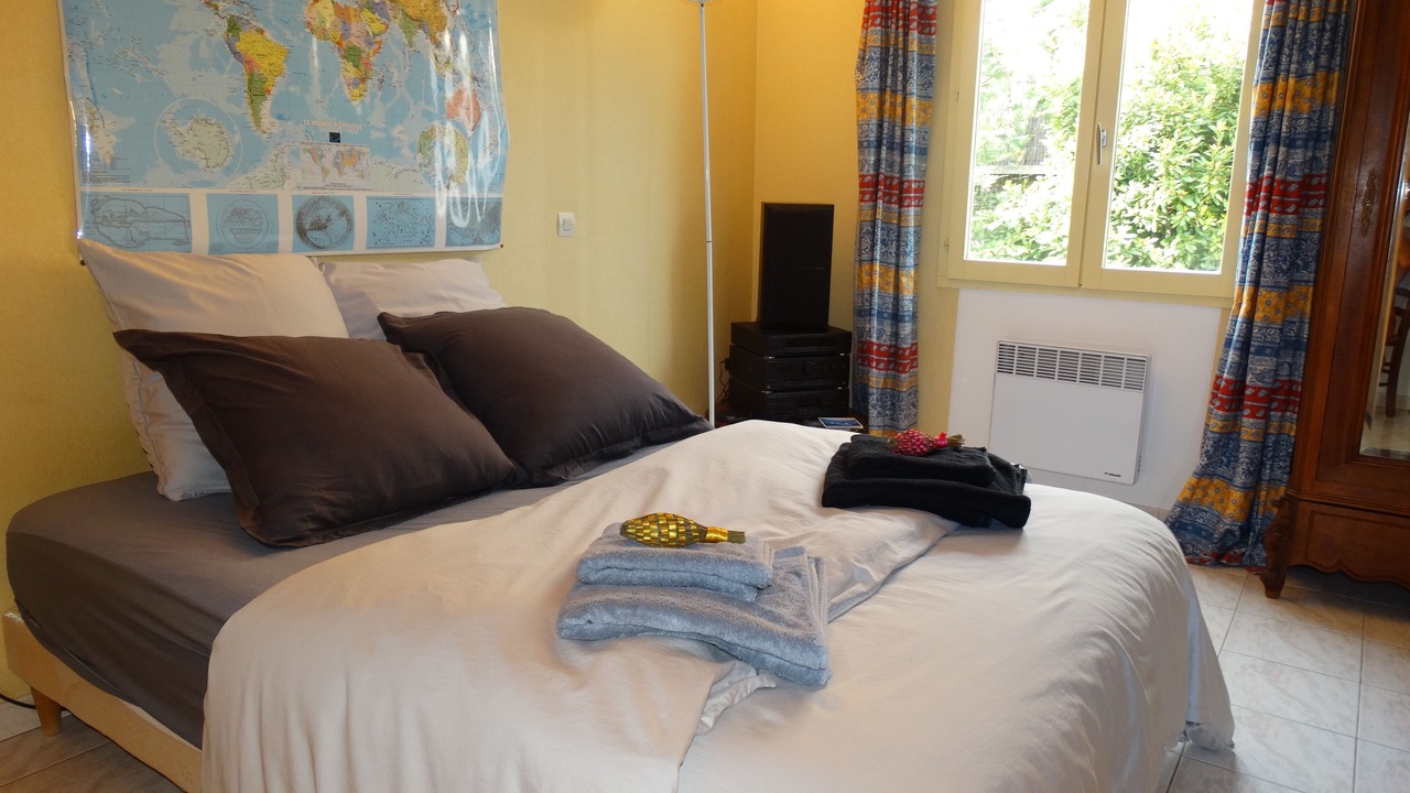 Photo of Bedroom in Maubec