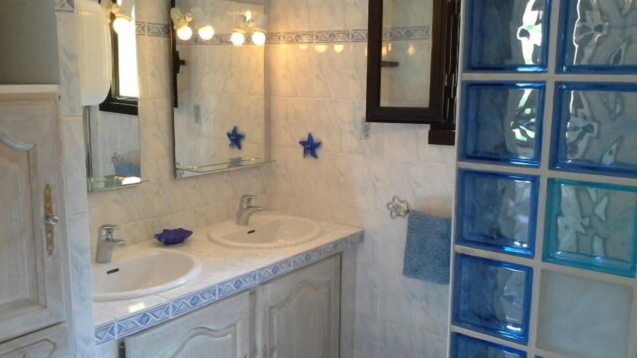 Photo of Bathroom in Peypin