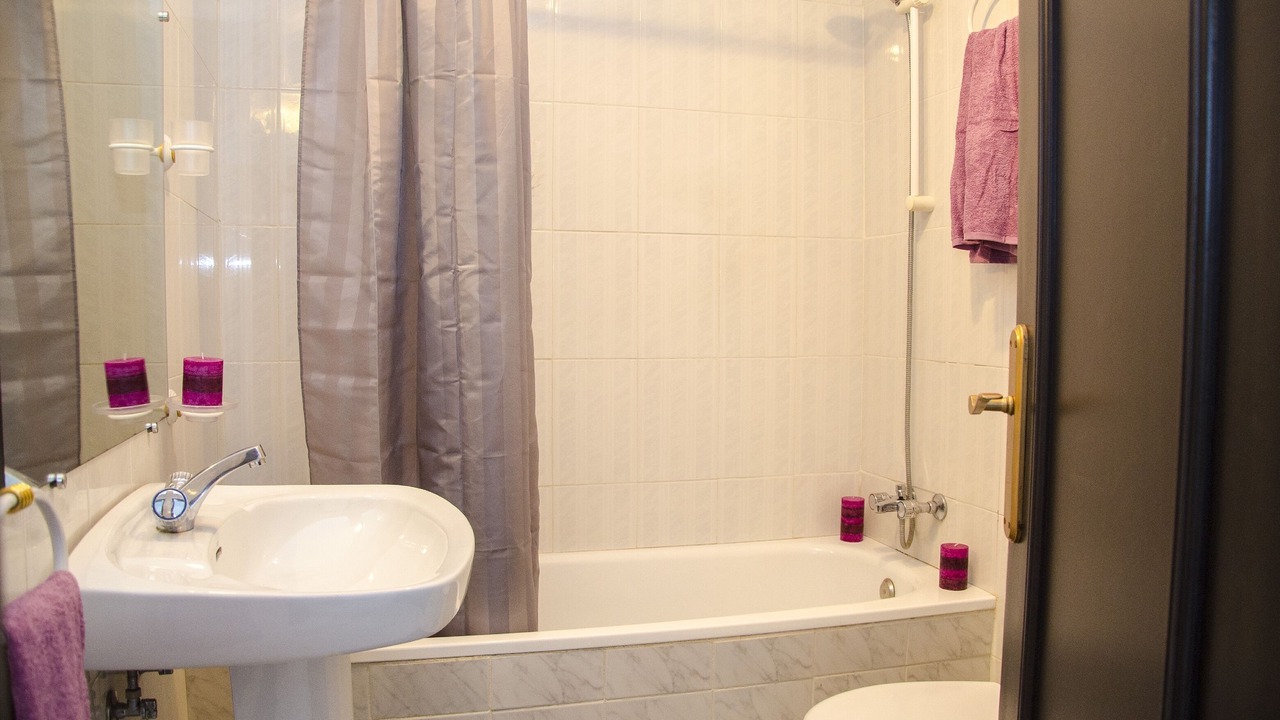 Photo of Bathroom in Nerja City Centre