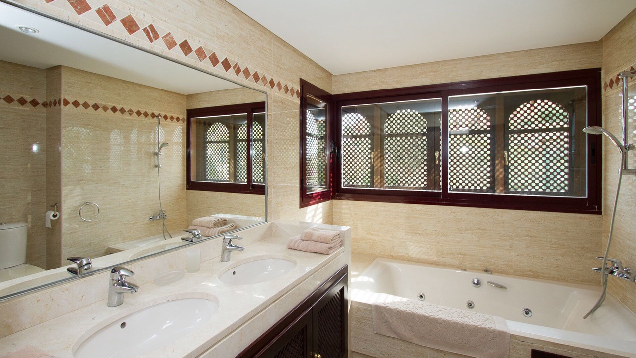 Photo of Bathroom in Ojen