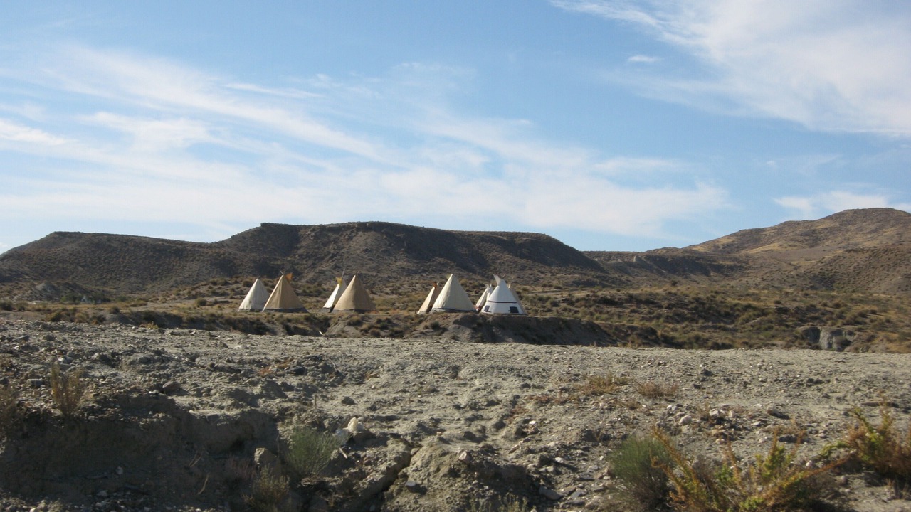 Photo of Others in Huebro