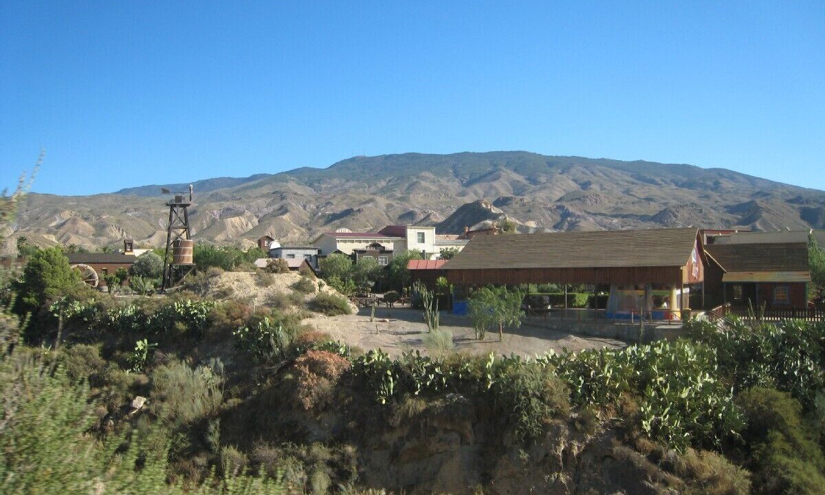 Photo of Others in Huebro