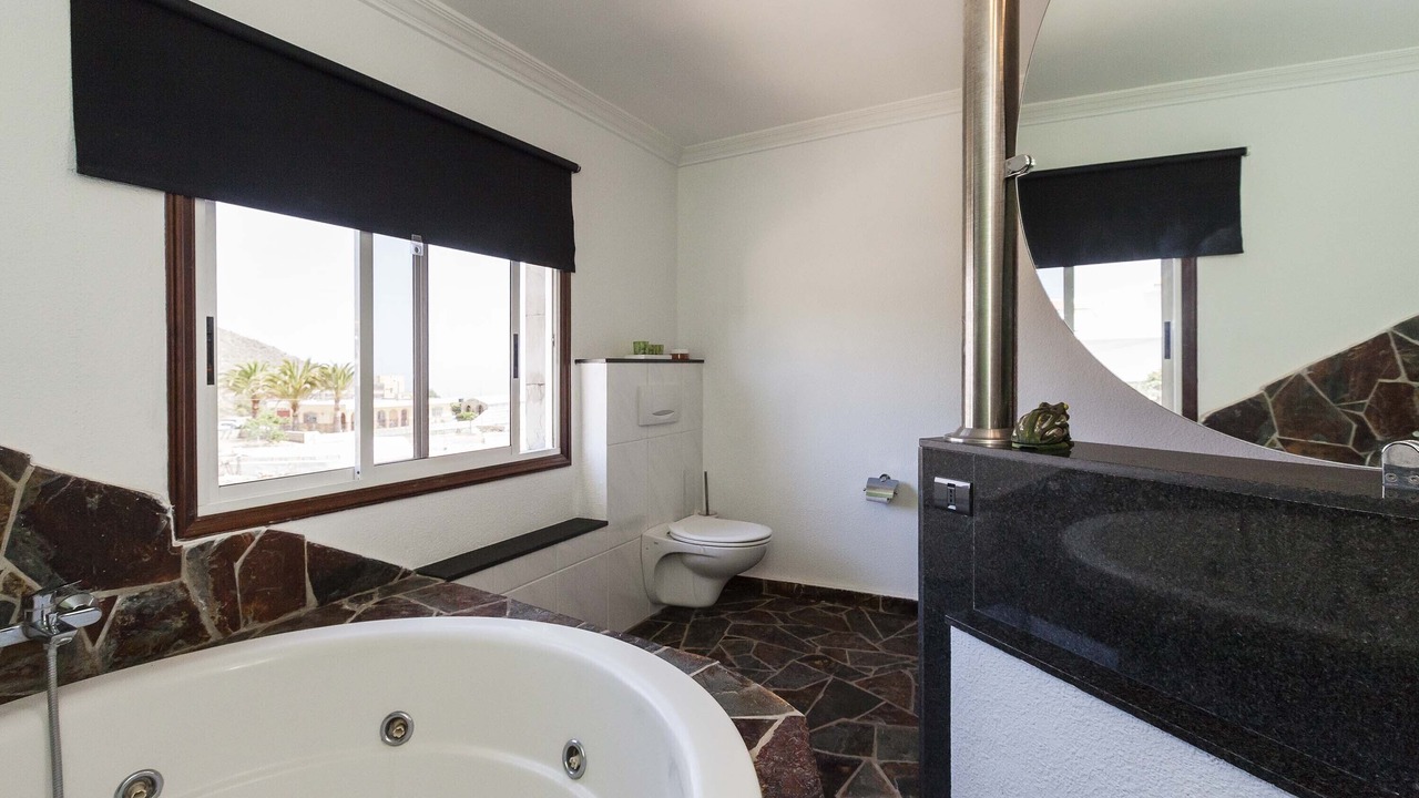 Photo of Bathroom in Arona