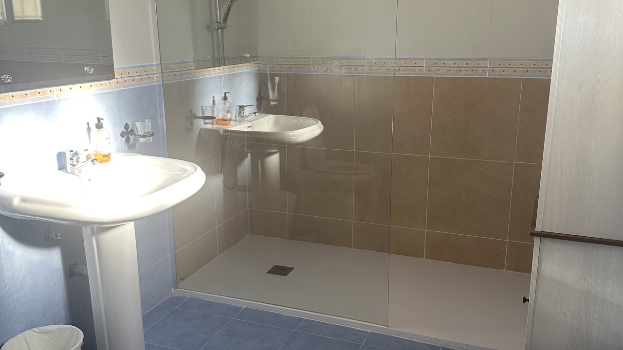 Photo of Bathroom in Coin