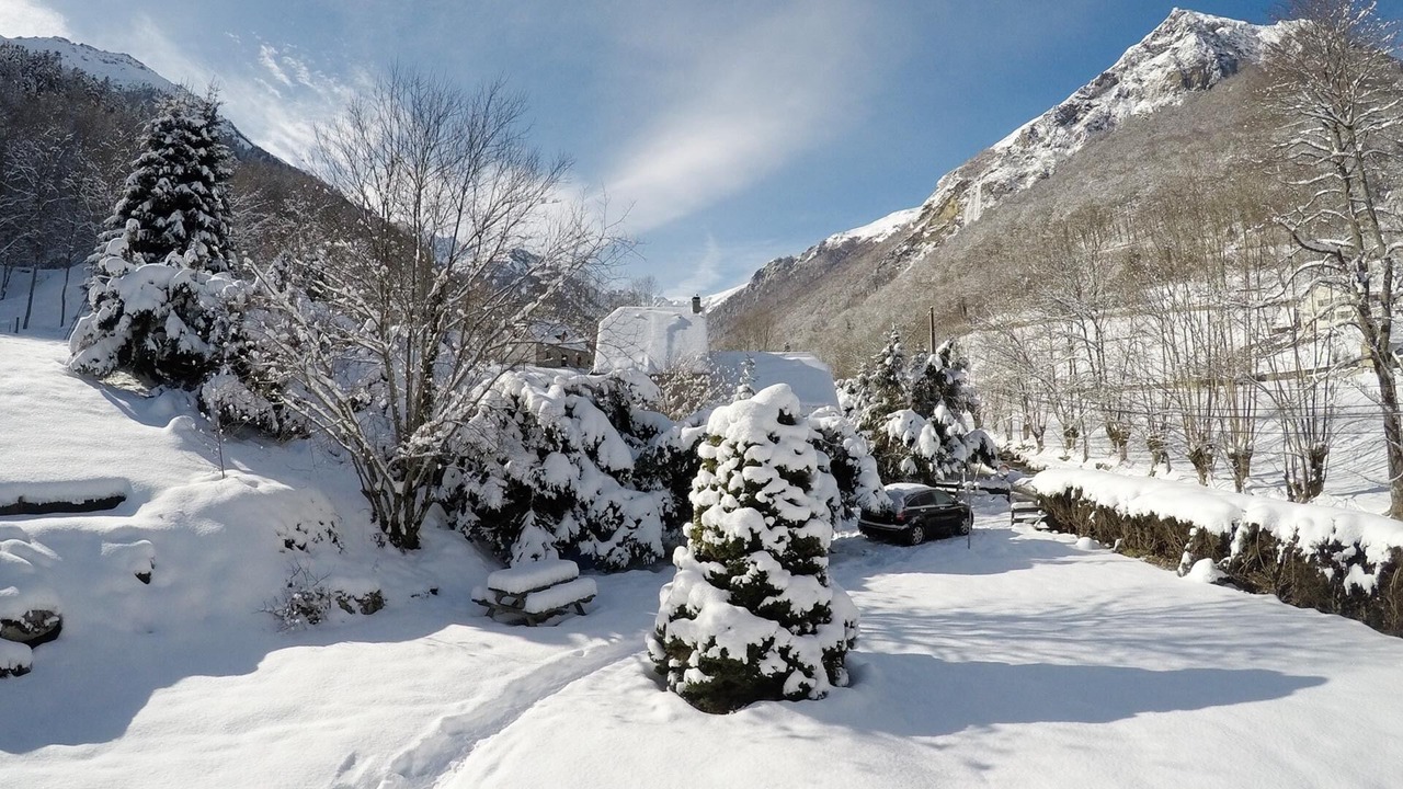 Photo of Outdoor in Campan