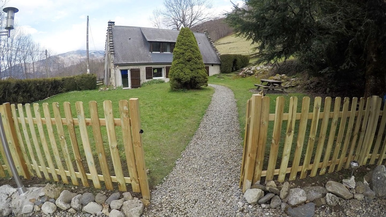 Photo of Outdoor in Campan