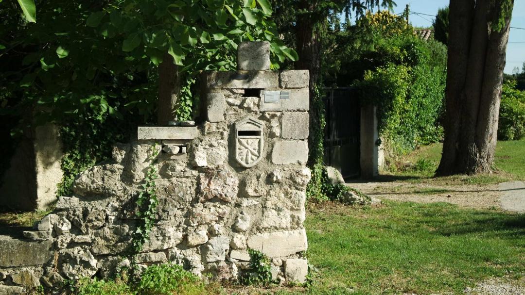 Photo of Buildings in Eygalieres